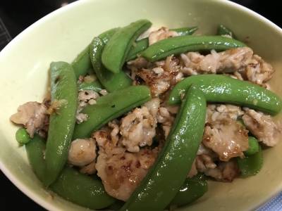 スナップえんどうと豚肉の塩炒め