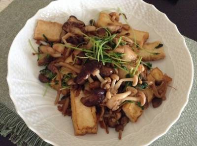 厚揚げときのこのバターじょうゆ炒め