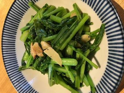 かぶの葉のにんにく炒め