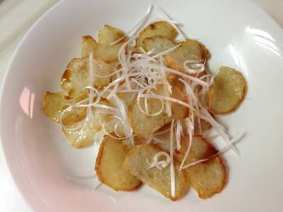 揚げかまぼことねぎのあえ物