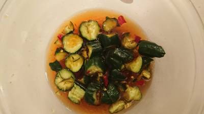 たたききゅうりの酢じょうゆ漬け