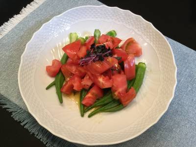 トマトとオクラのサラダ