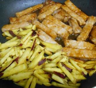 さつまいもと豚肉の照り焼き