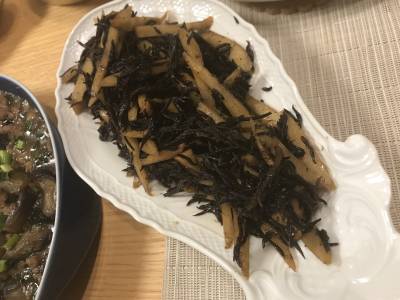 ごぼうとひじきのきんぴら