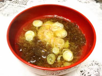 みょうがともずくのみそ汁