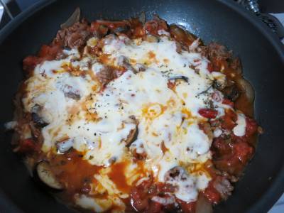 牛肉の簡単トマト煮 ピザ風