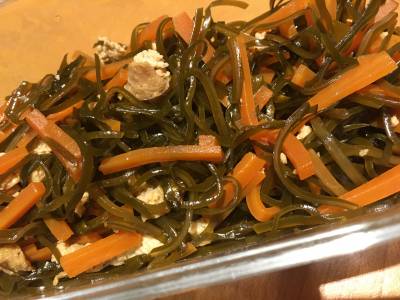 昆布とにんじんの煮物