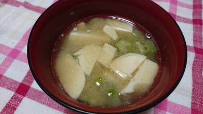 豆腐とオクラのみそ汁