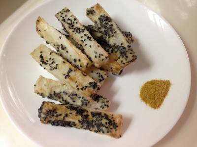 スティック大根の天ぷらカレー塩添え