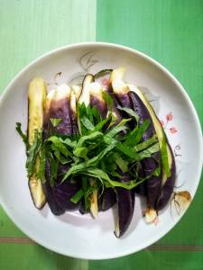 冷やしなすのごまソース