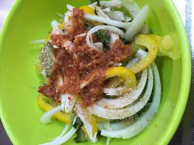 えびとゴーヤーのコチュジャンサラダ