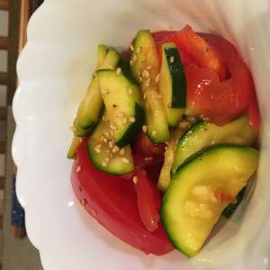 ズッキーニとトマトのあえ物