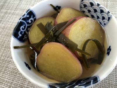 さつまいもと切り昆布の煮物