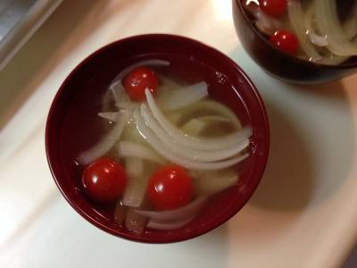ミニトマトとたまねぎのスープ