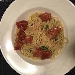 トマトとバジルの冷製パスタ