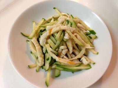 鶏皮ときゅうりのあえ物