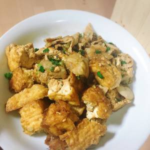 ちぎり厚揚げと豚バラの和風炒め