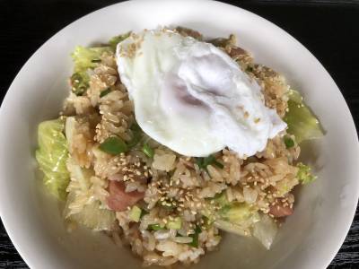 ソーセージのレンジチャーハン