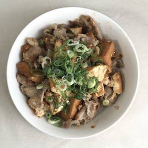 ちぎり厚揚げと豚バラの和風炒め