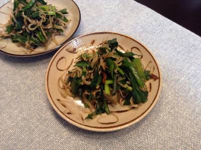 にらとカリカリじゃこ炒め