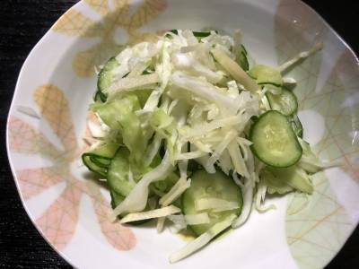 キャベツのサラダ