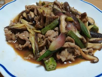 みょうがと豚肉の黒酢炒め