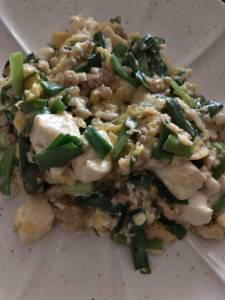 ひき肉と豆腐のにら炒め