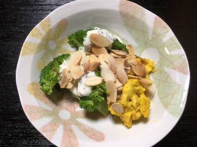 かぼちゃとブロッコリーのアーモンドサラダ
