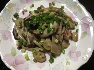 ポークソテーのきのこソース