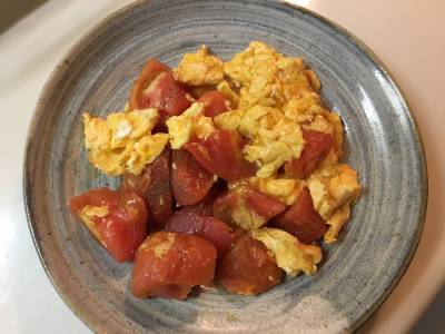 卵とトマトの炒め物