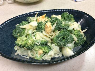 ブロッコリーとゆで卵のサラダ