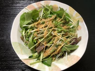 薬味野菜のごまサラダ