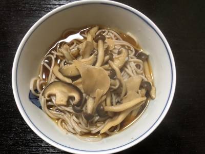期間限定きのこそば