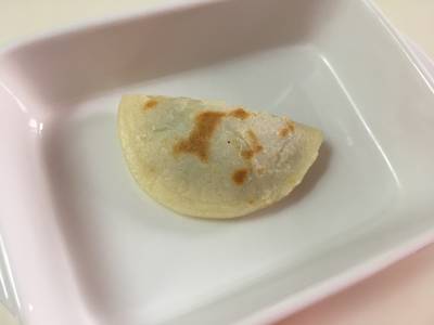 くるみ入りあんの半月もち