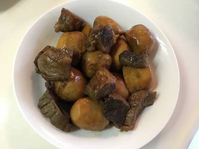 里芋と牛バラ肉の煮物