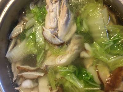 鶏手羽と白菜のスープ