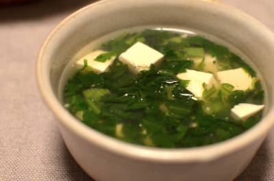 春菊と豆腐のスープ