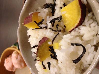 さつまいもと塩昆布のご飯