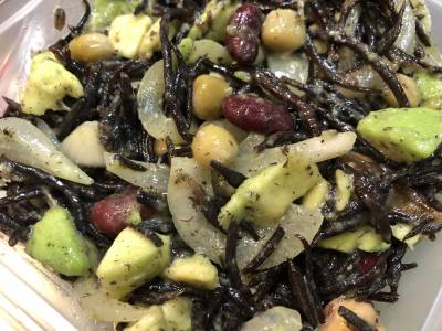 アボカドのひじきサラダ