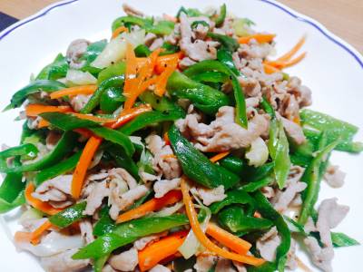 ピーマンと豚肉の黒こしょう炒め