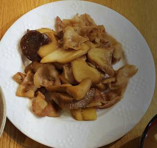 豚バラ肉のエリンギ炒め