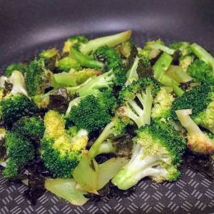 ブロッコリの塩のり炒め