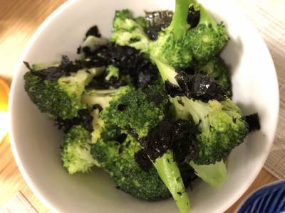 ブロッコリの塩のり炒め