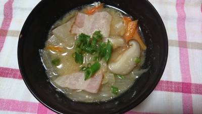 落とし卵のみそ汁