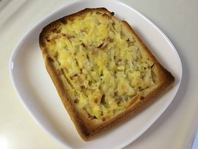 春キャベツのキッシュトースト