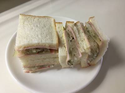 ハムピクルスサンド