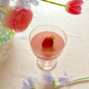 いちごのミルクゼリー