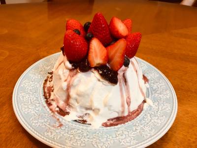 いちごのドームケーキ