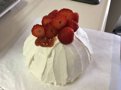 いちごのドームケーキ