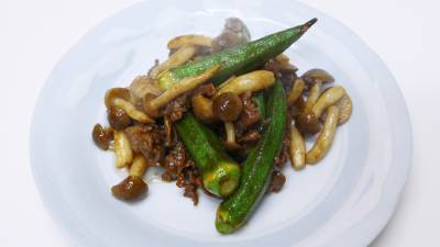 オクラと牛肉のオイスターソース炒め